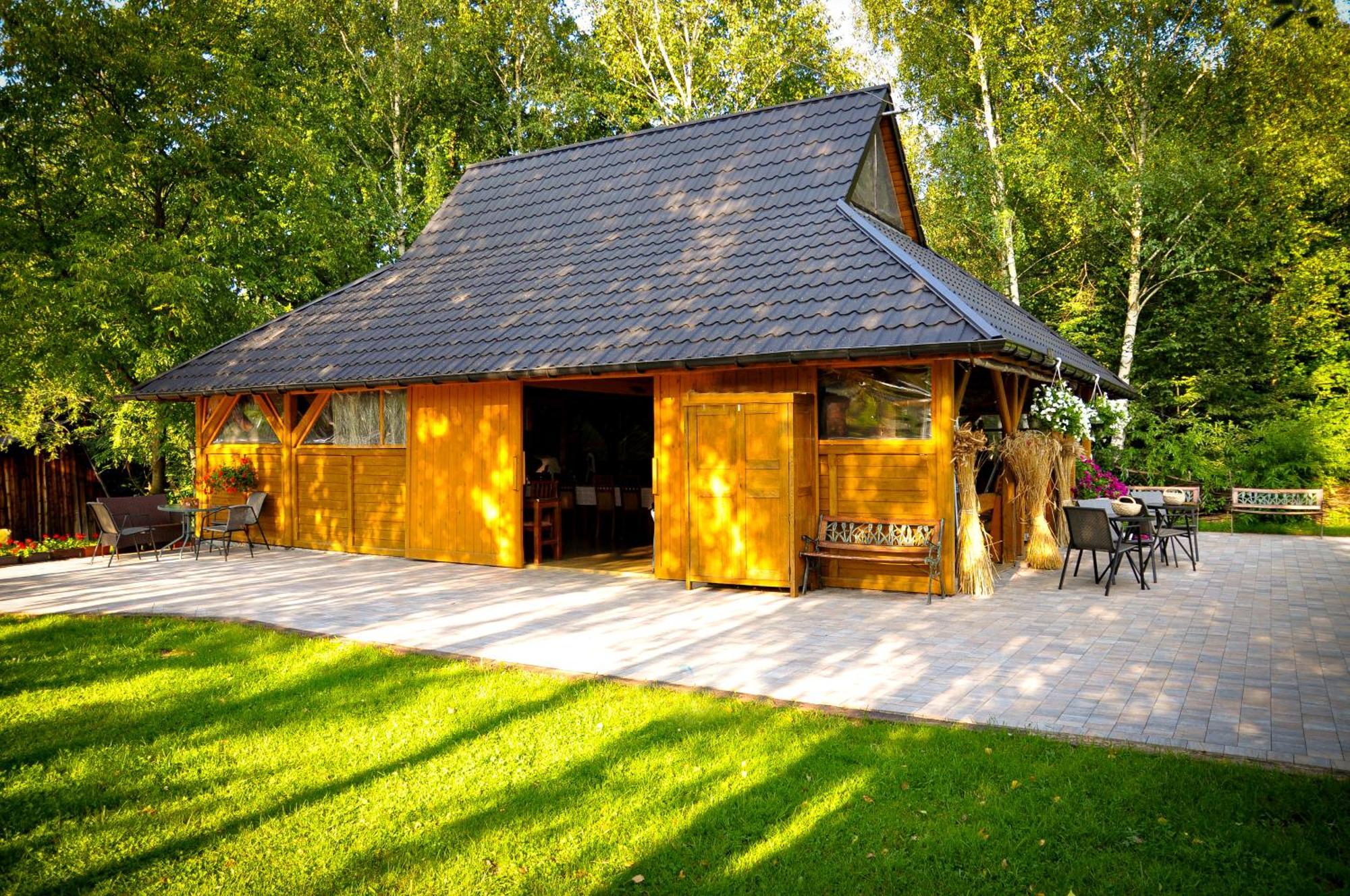 Wisniowy Gaj Vila Ujanowice Exterior foto