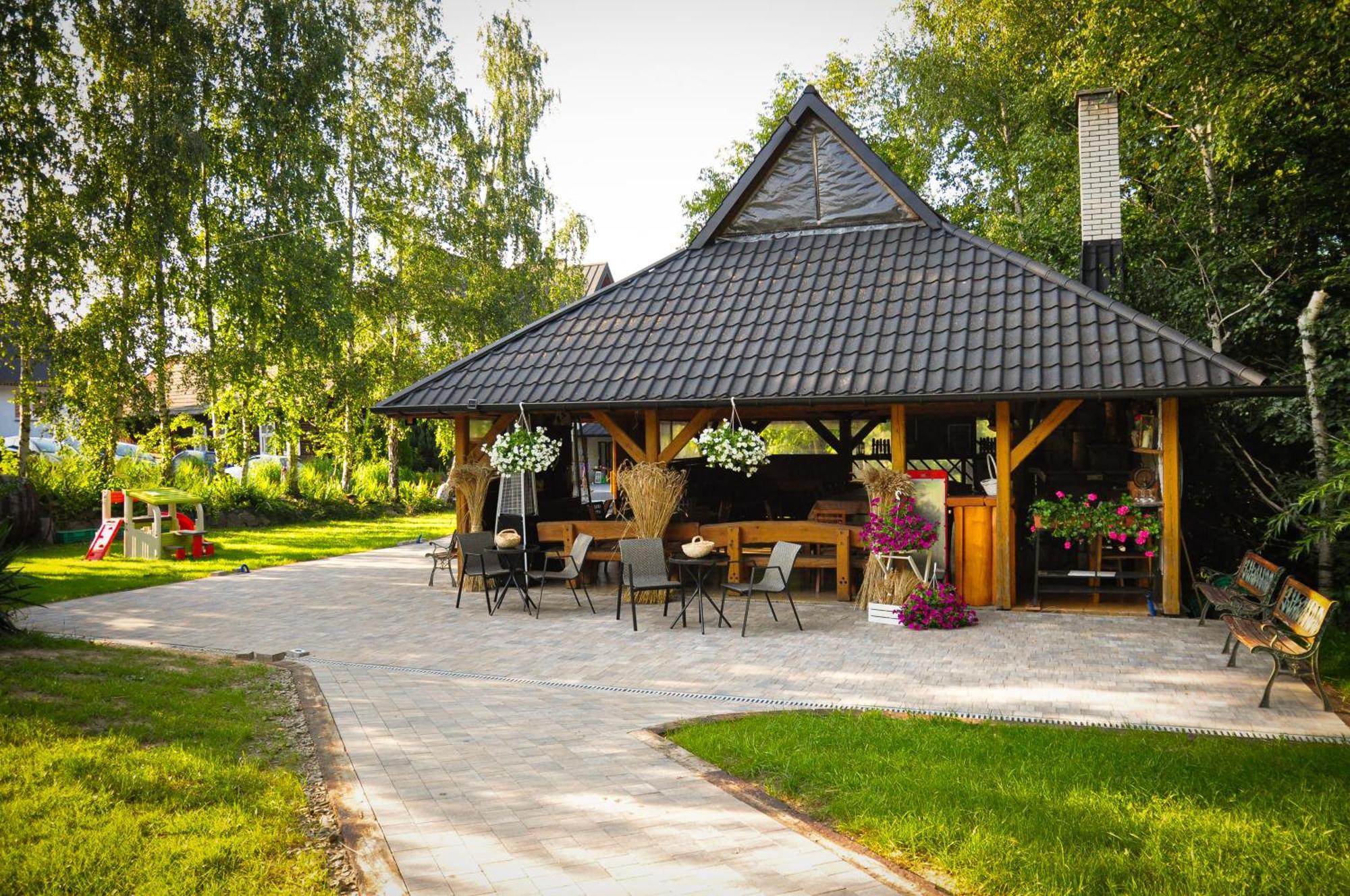 Wisniowy Gaj Vila Ujanowice Exterior foto