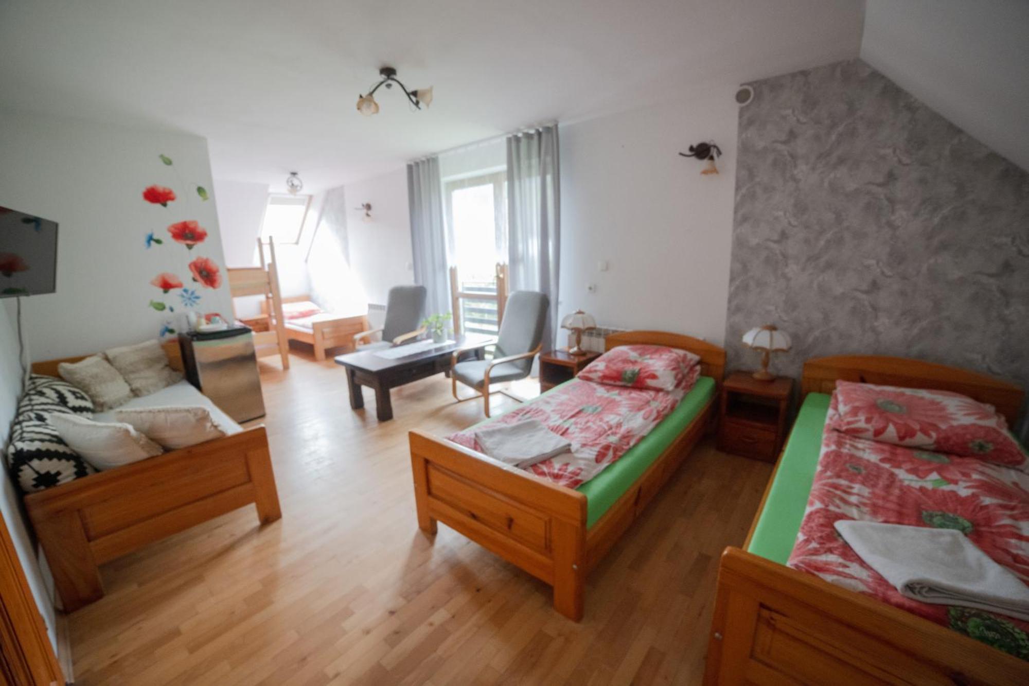 Wisniowy Gaj Vila Ujanowice Exterior foto